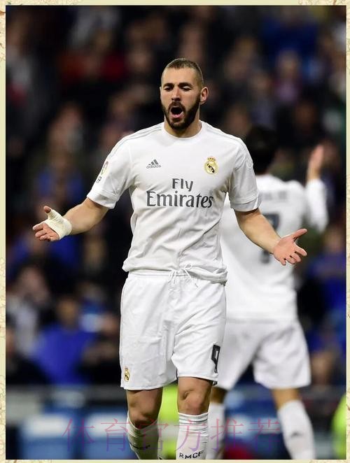 记者:皇家马德里不会冒险让本泽马出战大巴黎 记者:皇家马德里不会冒险让本泽马出战大巴黎