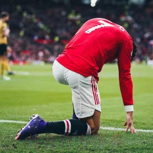 C罗宣布新生龙凤胎男婴夭折 曼联皇马官方致哀 C罗宣布新生龙凤胎男婴夭折 曼联皇马官方致哀